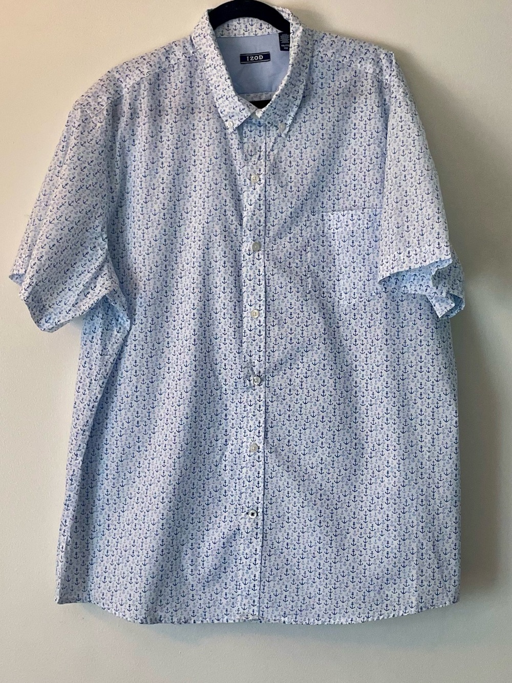 Izod Men’s Light Blue and white Anchor-Print Short Sleeve Button-Down Shirt
